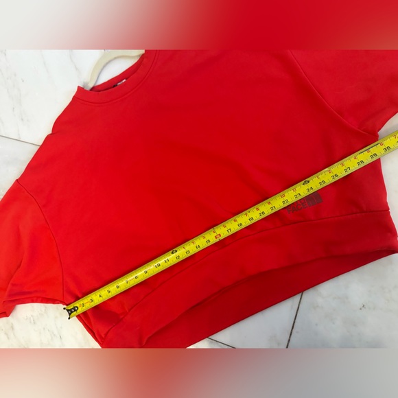 The North Face Womens 2XL Bright Red Logo Crop Crewneck Sweatshirts oversize EUC - Picture 6 of 6